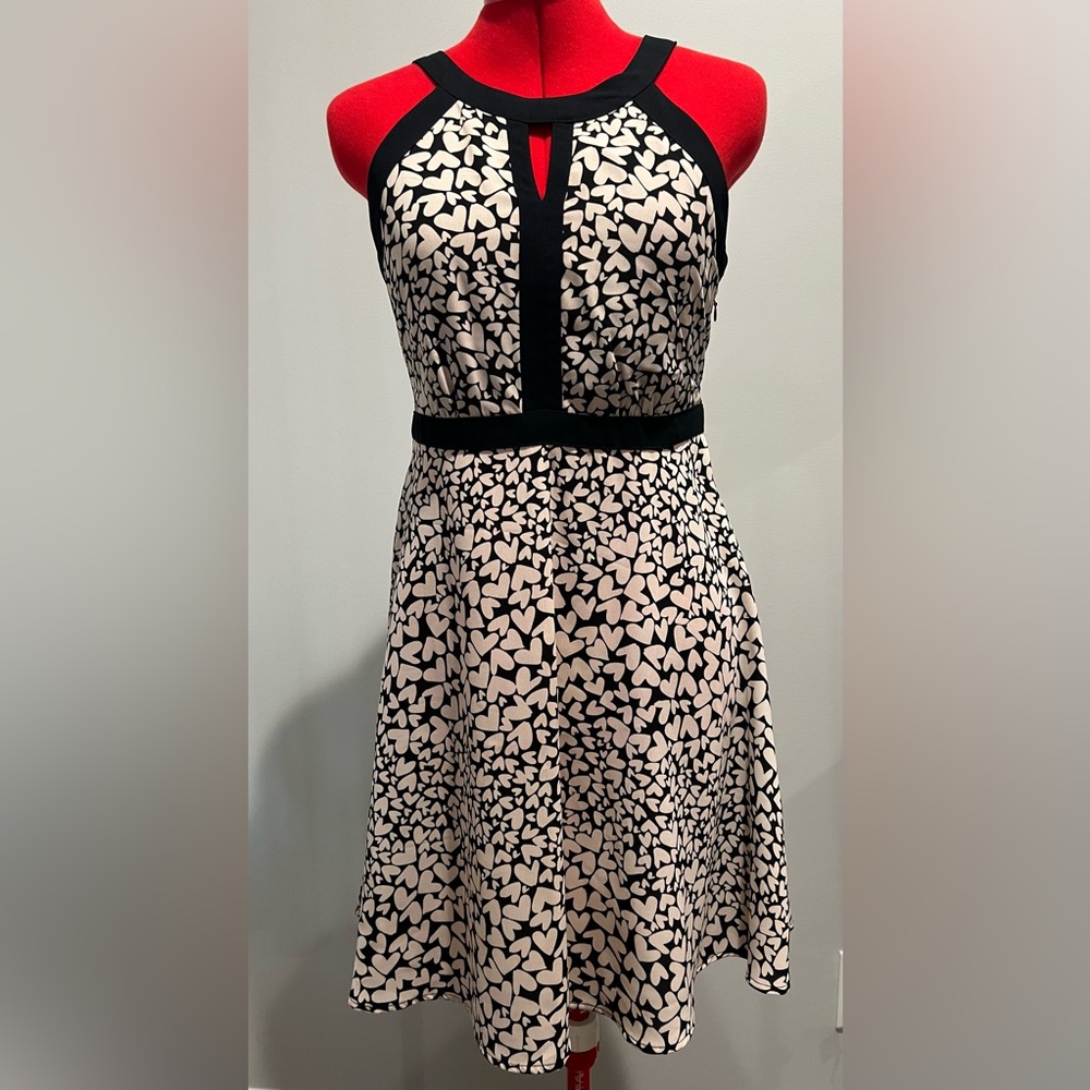 Elle dame de la fleur black with pink heart sleeveless dress
